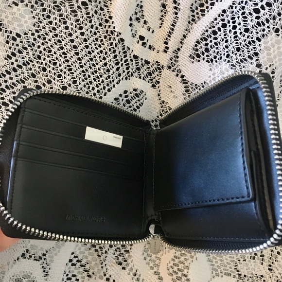 Michael Kors Men's Cooper Logo Zip-Around Wallet Hemp color - Picture 7 of 9